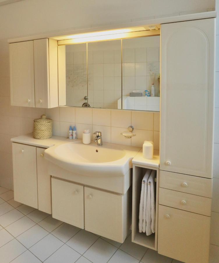 Boho Apartment: Netflix + Balcony + Bathtub Essen Extérieur photo